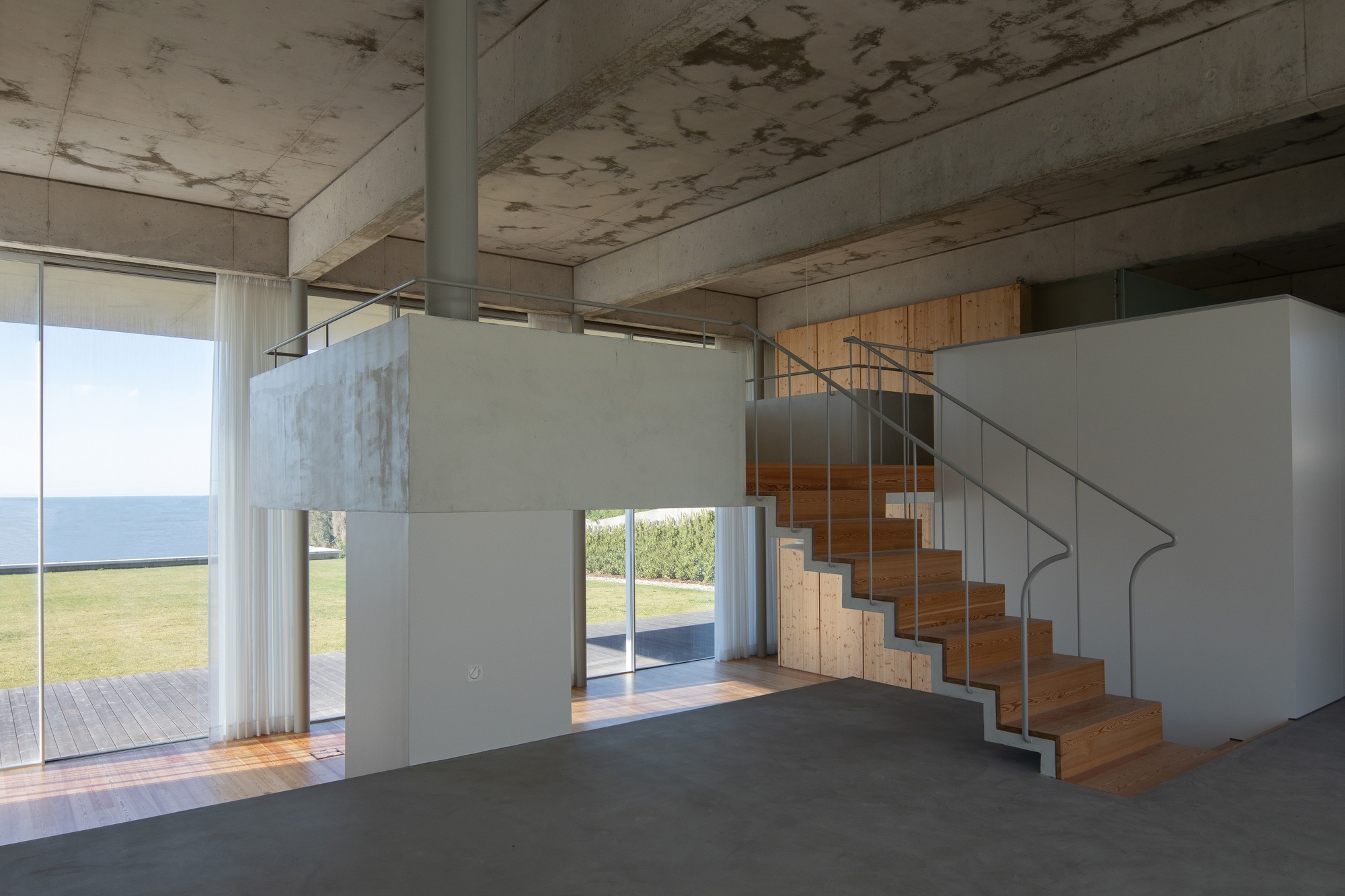 瓦拉达雷斯的房子丨葡萄牙丨Correia,Ragazzi Arquitectos-40