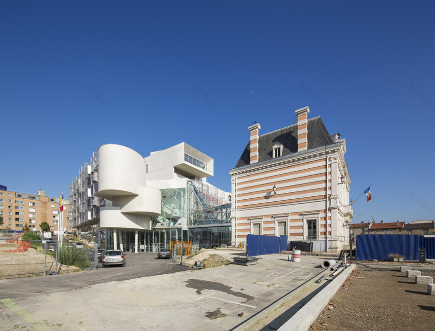 尼奥莱市政厅 | 旧新共生,重构社区生活-13