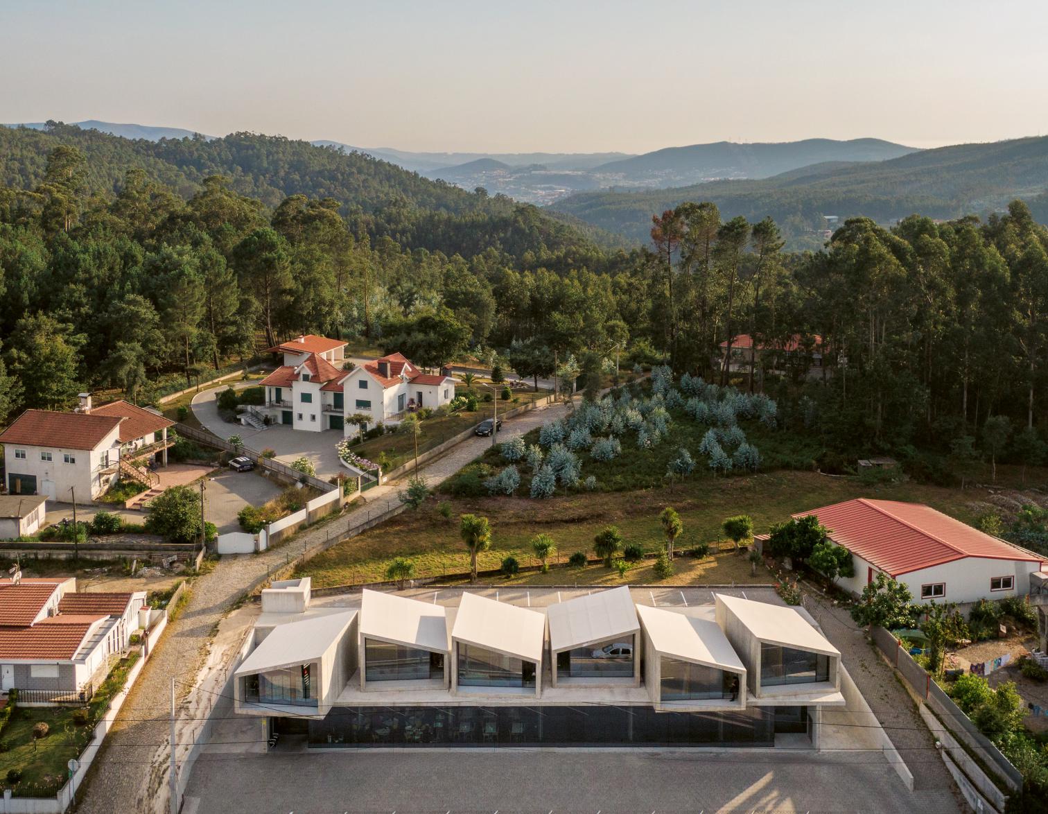 模块化住宅的灵活与便捷——葡萄牙 Vale de Cambra 案例-4