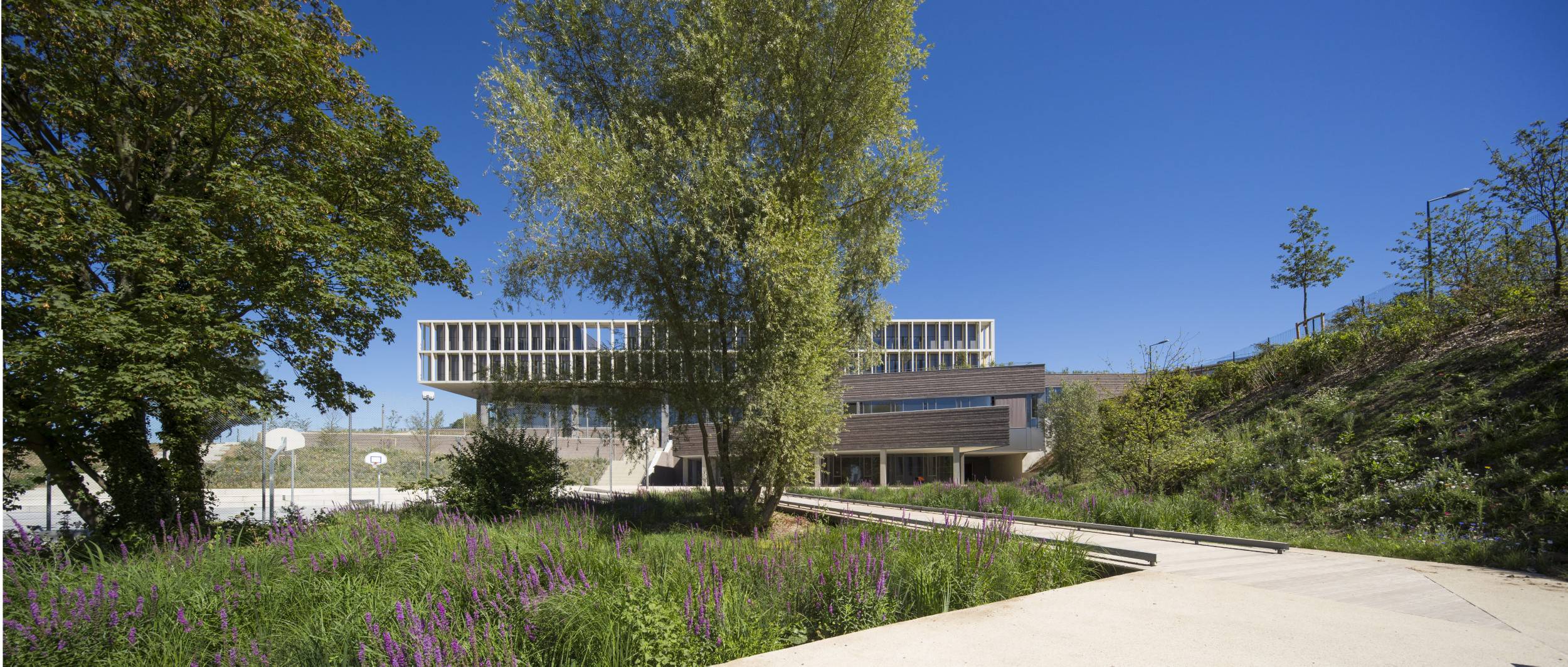 巴黎东部国际高中及寄宿学校丨法国巴黎丨Ateliers 2,3,4,等多个团队-51