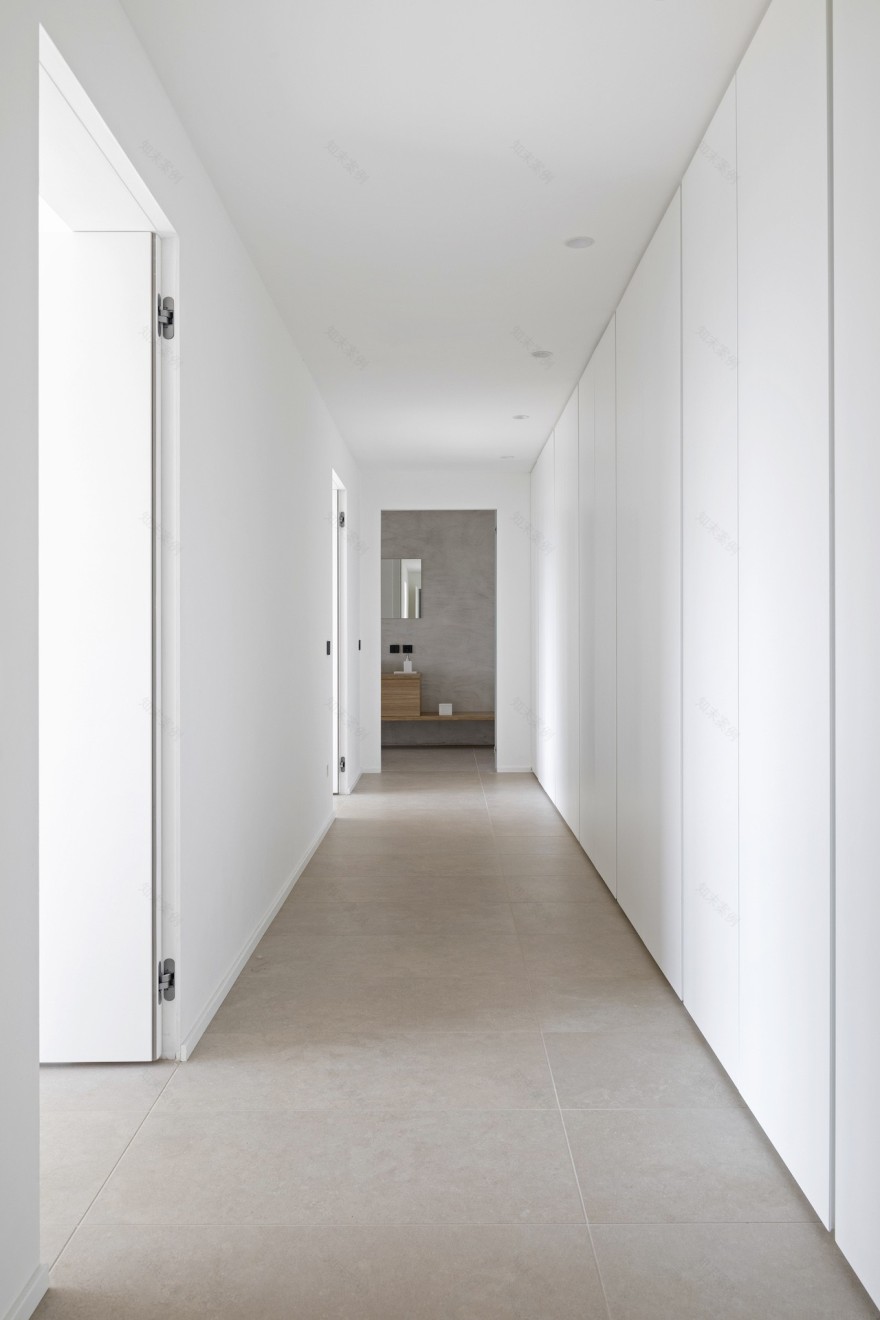 现代简约山坡别墅-20