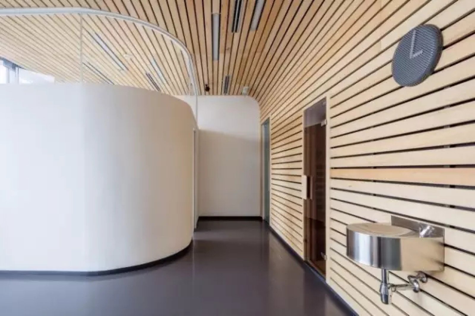 捷克布尔诺 Kiwi 办公空间设计 | 现代活泼的捷克风情-10