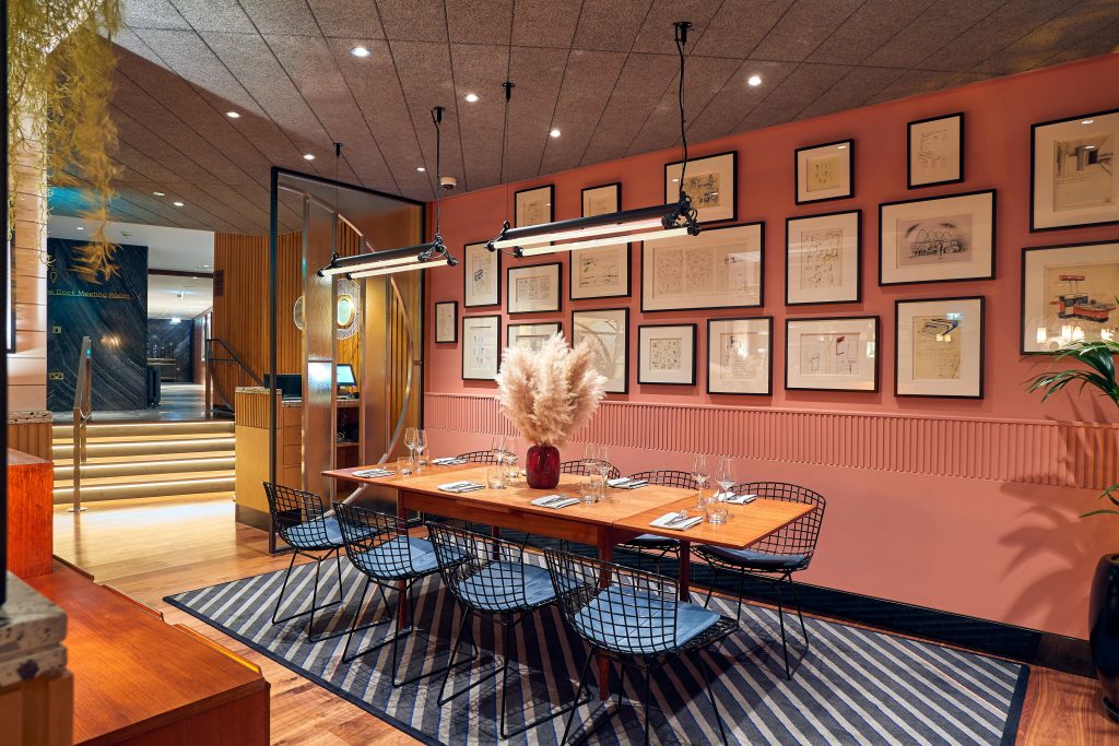 供应者；配置工具（在特定如云计算、自动化部署等语境中，常指用于配置基础设施、安装软件等的工具组件） 丨英国伦敦-18