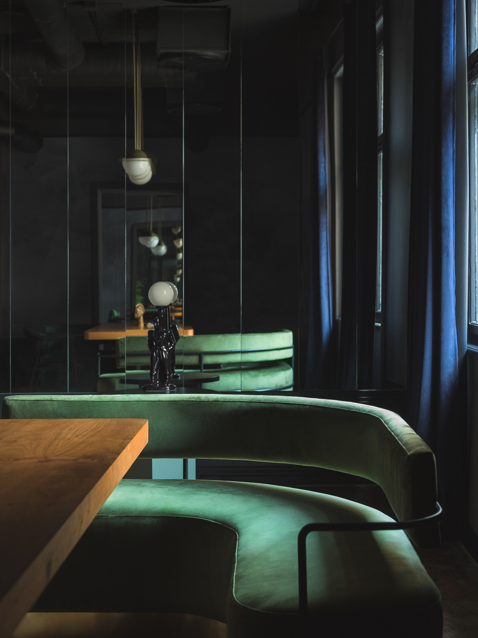 Autori Studio 打造独特休闲酒吧 | 惊喜与神秘并存-9