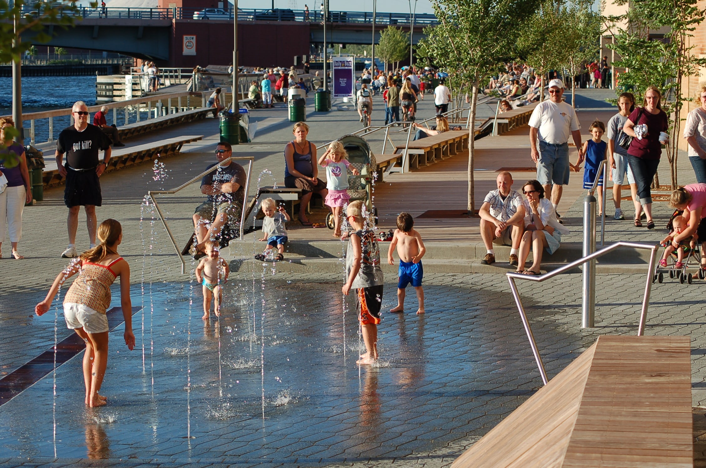 绿湾市 CityDeck 滨水景观丨美国-14