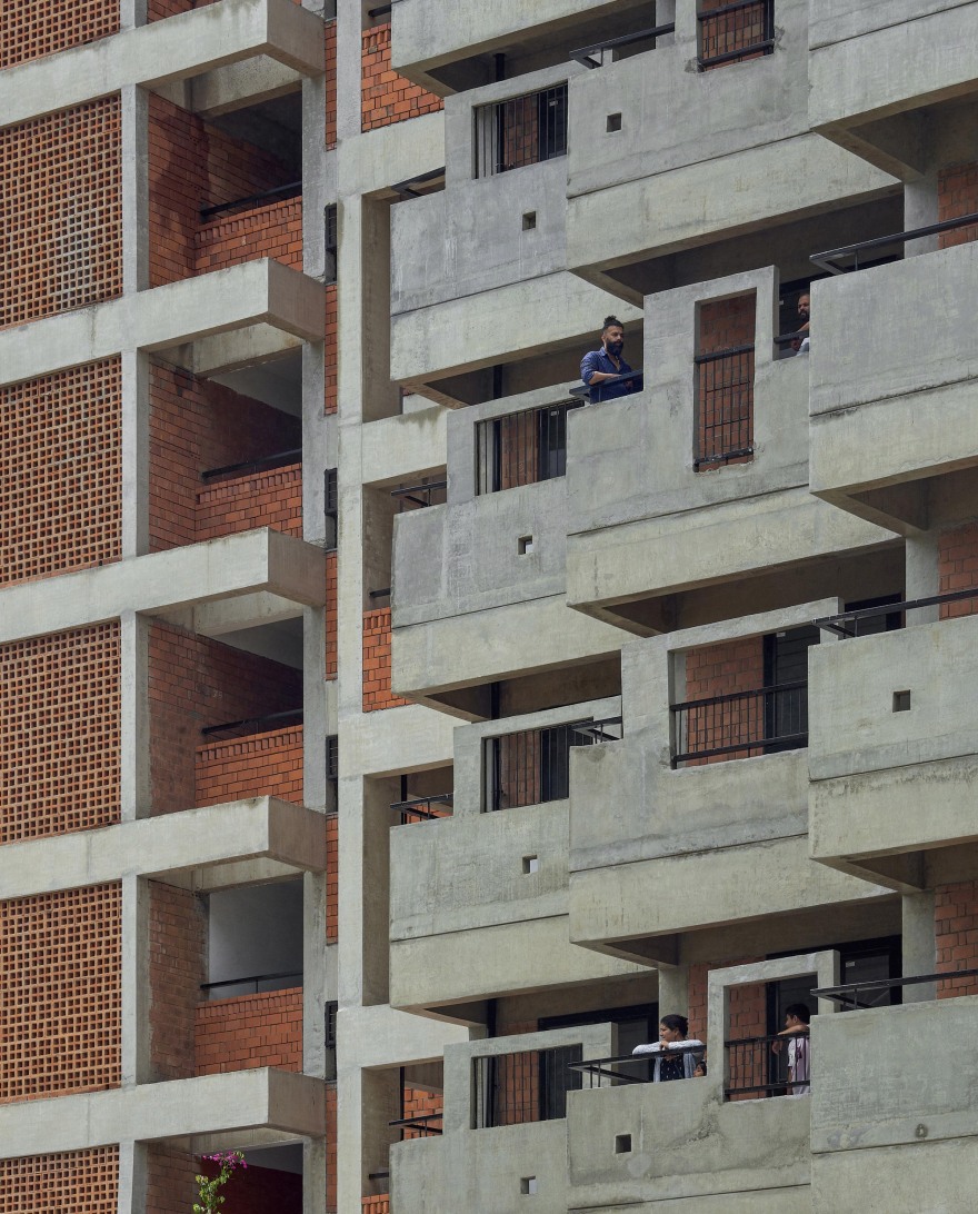 Housing Apartment at Badade Nagar / Studio Frozen Music-43