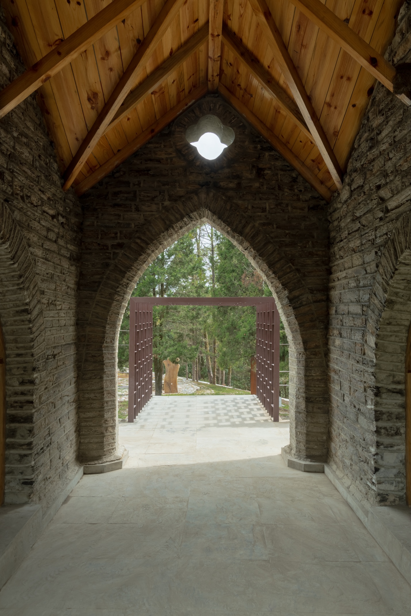 一座松树林中的公共纪念公园（Sensorium Park）丨印度丨Compartment S4-16