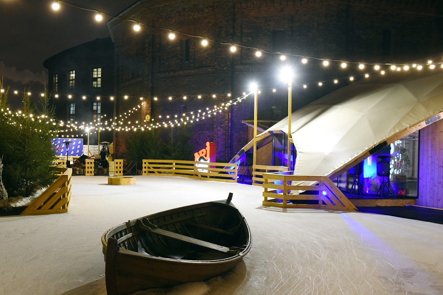 俄罗斯圣彼得堡八穹顶馆 | 现代建筑的融合与创新-20