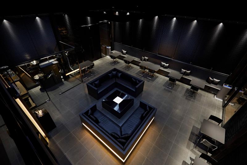 点亮 45 平咖啡店的黑色空间-15