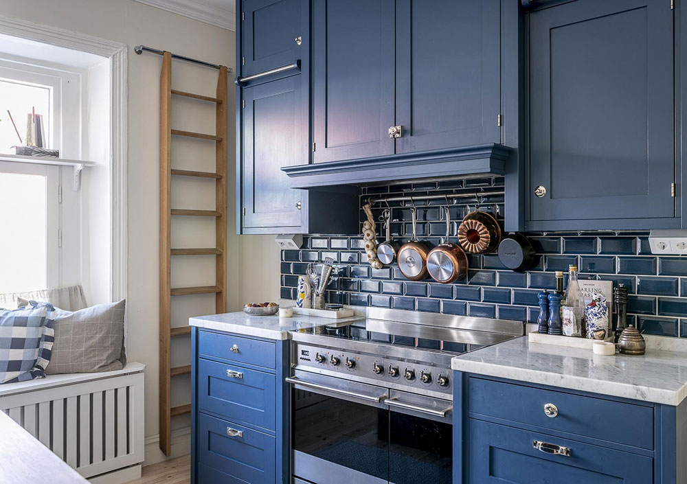 瑞典独特公寓设计，阁楼卧室墙纸亮点-12