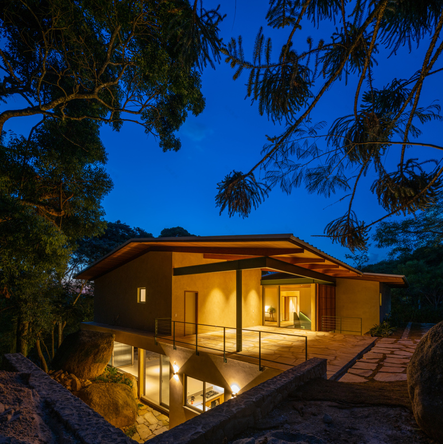 带有一块岩石的房子丨巴西丨Rocco Arquitetos-29