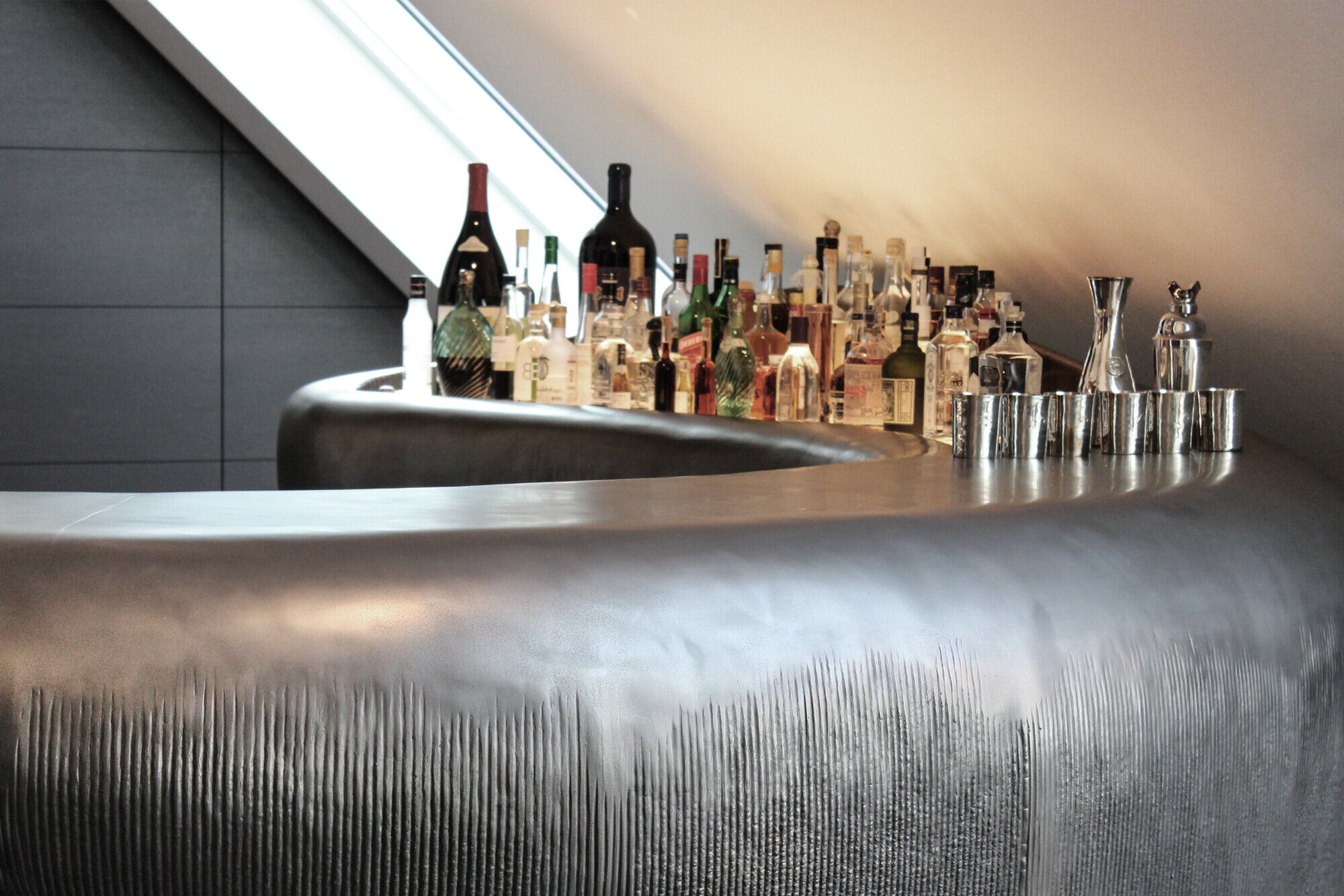 维也纳金属打印吧台，诠释有机曲线优雅-9