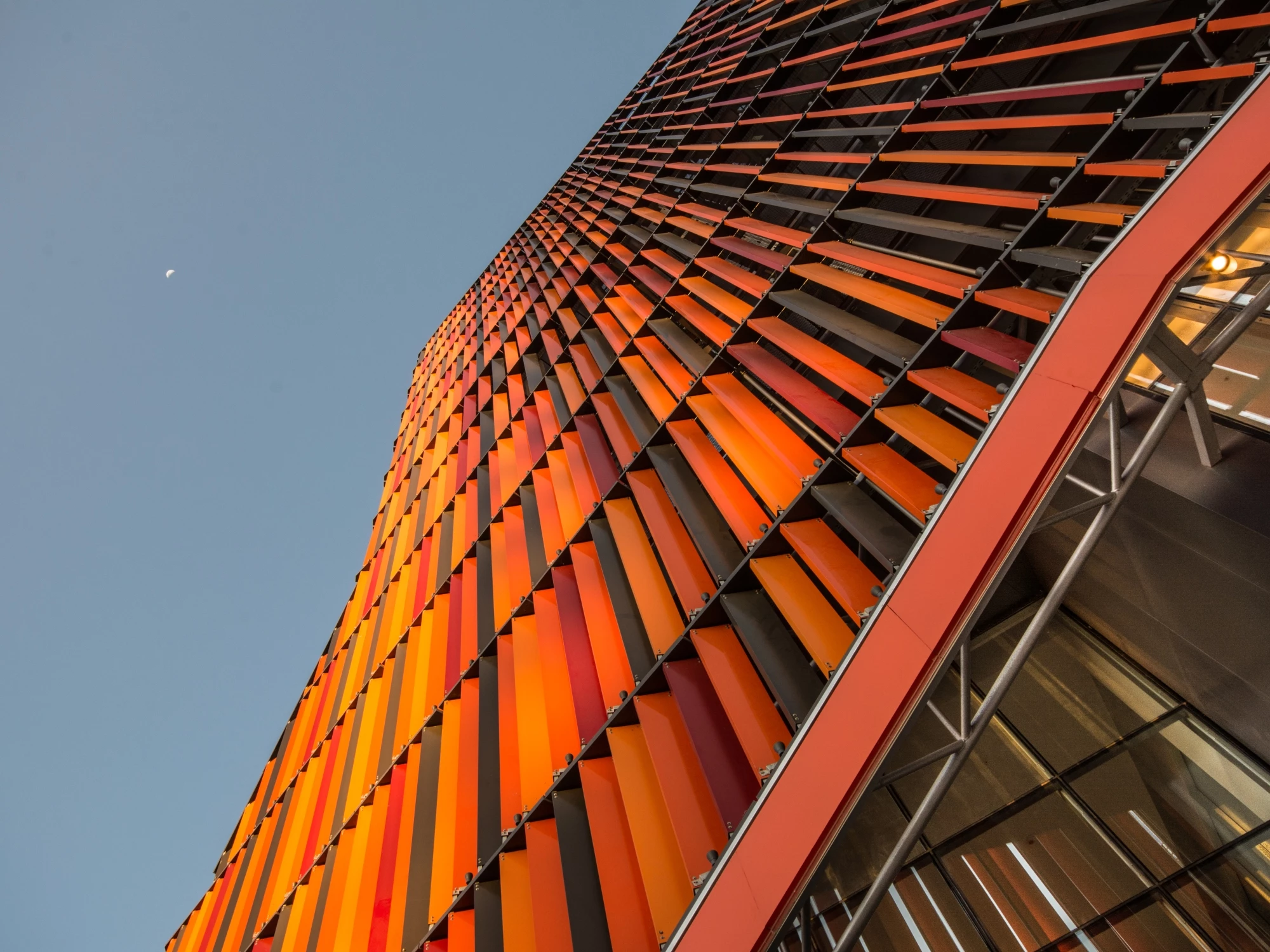 橙色大楼 · 创新,效率与愉悦的办公空间-22