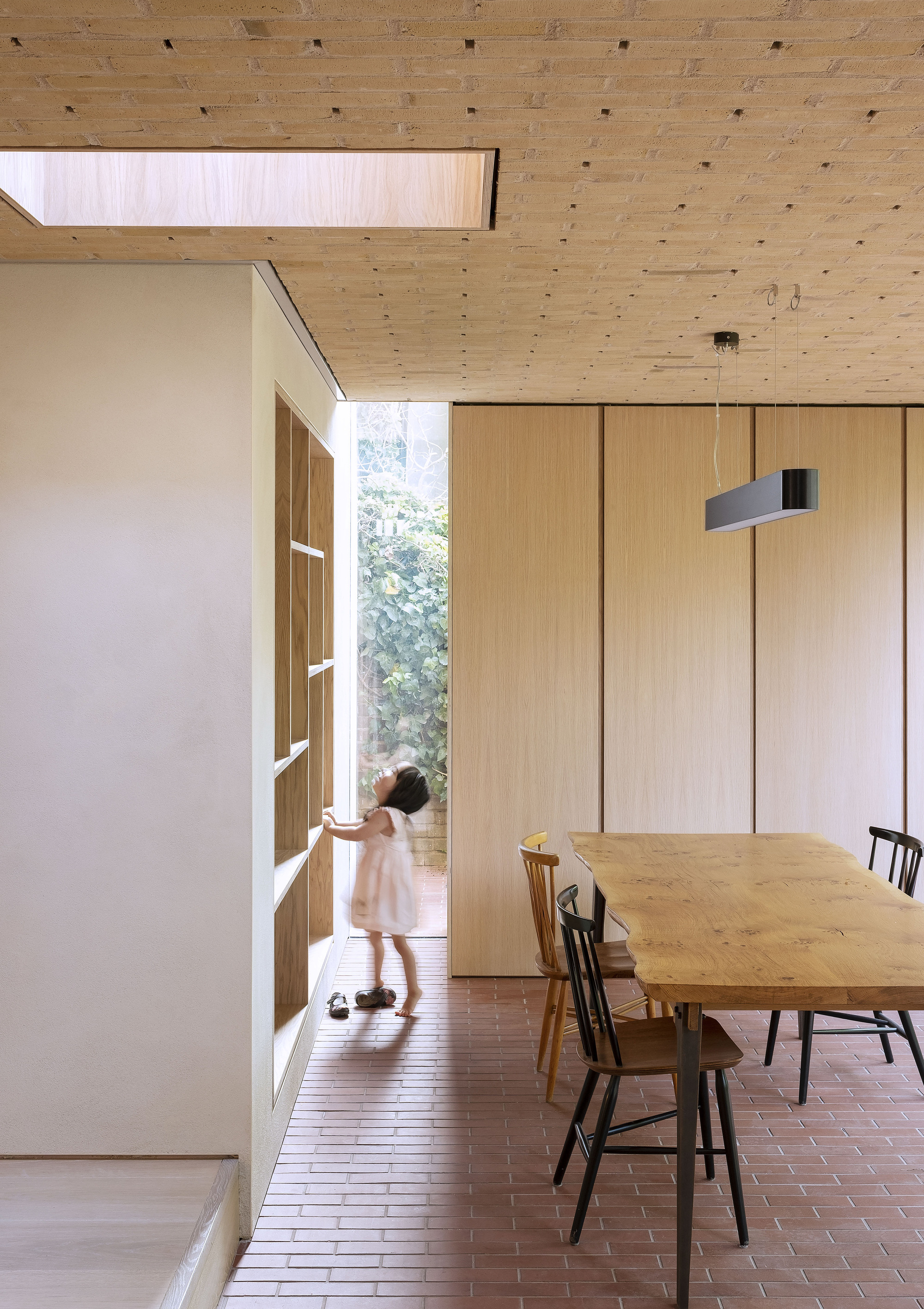 伦敦绿意盎然公寓扩建，红砖绿意打造室内外一体化生活-23