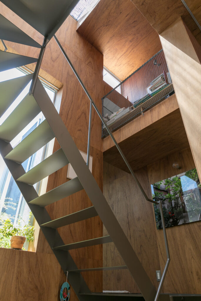 都市に住まう建築家の選択　家の中と外に、たくさんの居場所を作る | Architecture | 100%LiFE-9