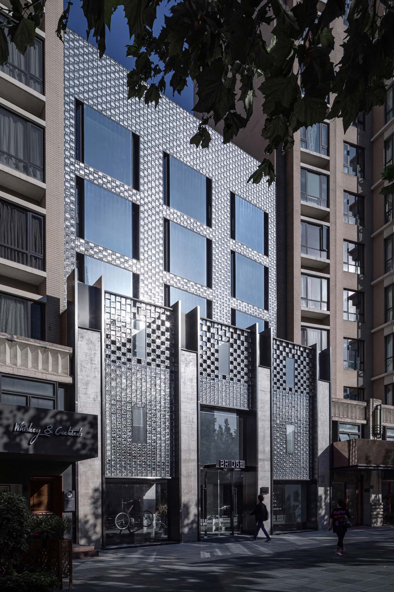 NEOBRIDGE Hotel / XING DESIGN-17