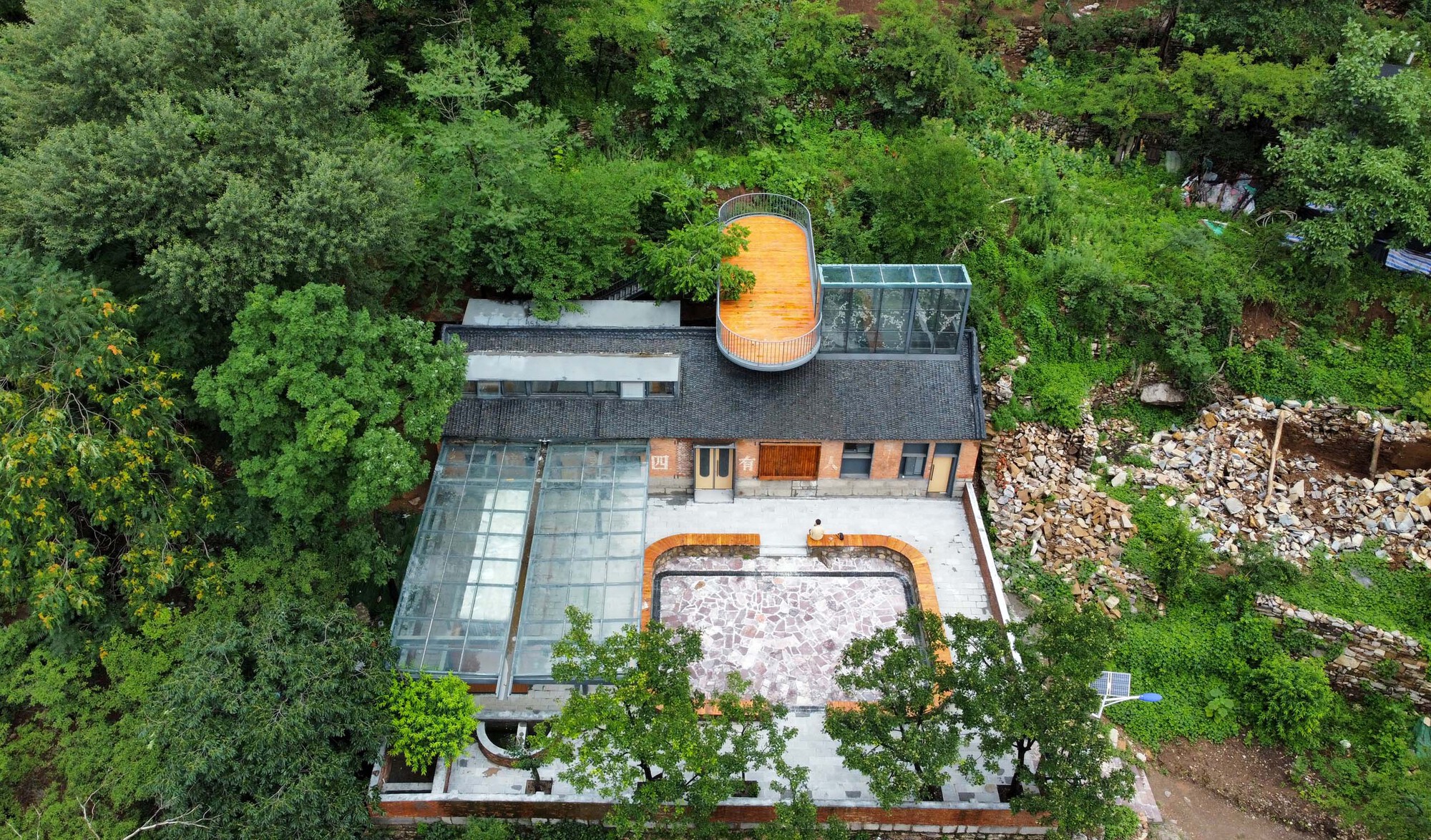 国梁艺术大学生研究训练计划中心丨中国-16