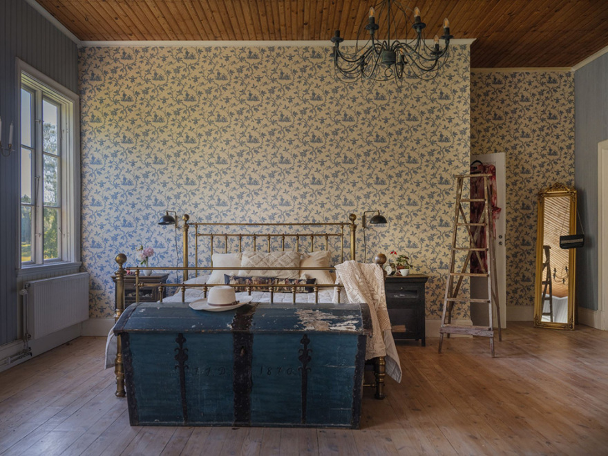 瑞典老村校改造的大型明亮别墅-39