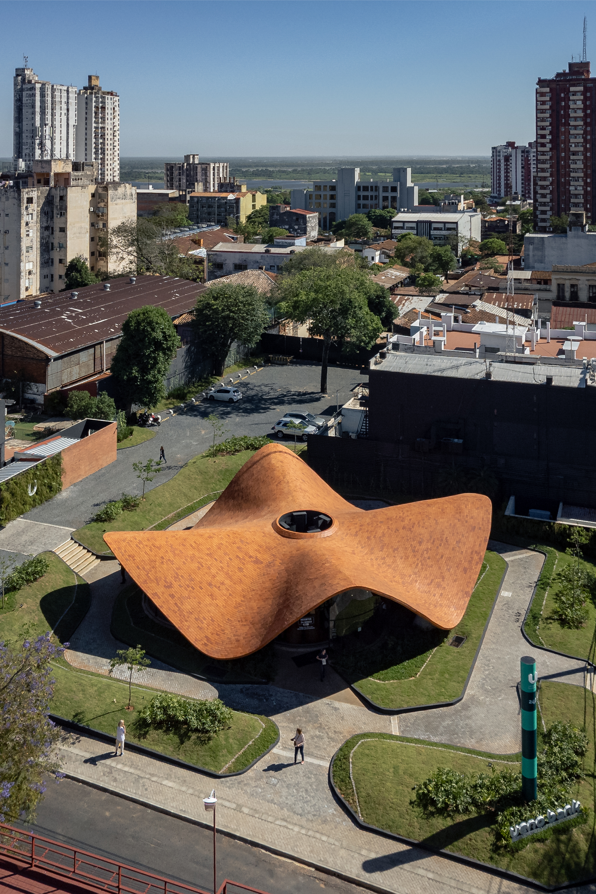 阿米巴分公司（注：Ameba常见指阿米巴，Branch有分公司、分支机构之意，结合常见语境如此翻译） 丨巴拉圭丨BAUEN-17