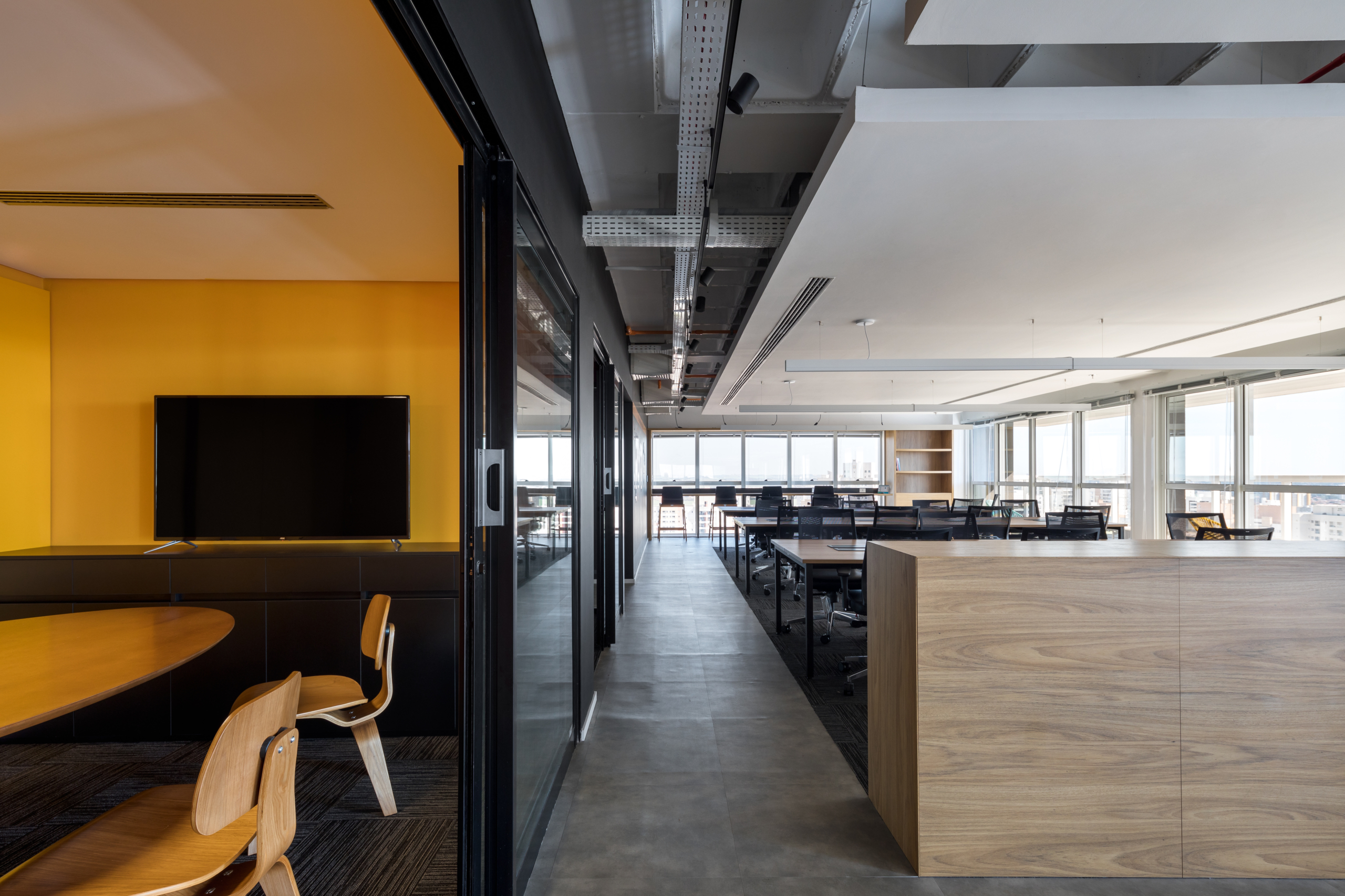 A Look Inside Senai’s New Londrina Office - Officelovin'-2