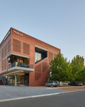 Curtin University Midland Campus / Lyons + Silver Thomas Hanley