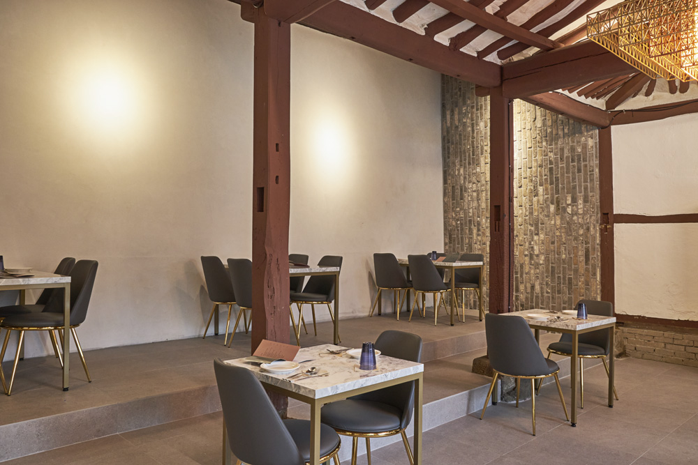 韩式传统房屋改造，打造 40 平米现代艺术餐厅-8