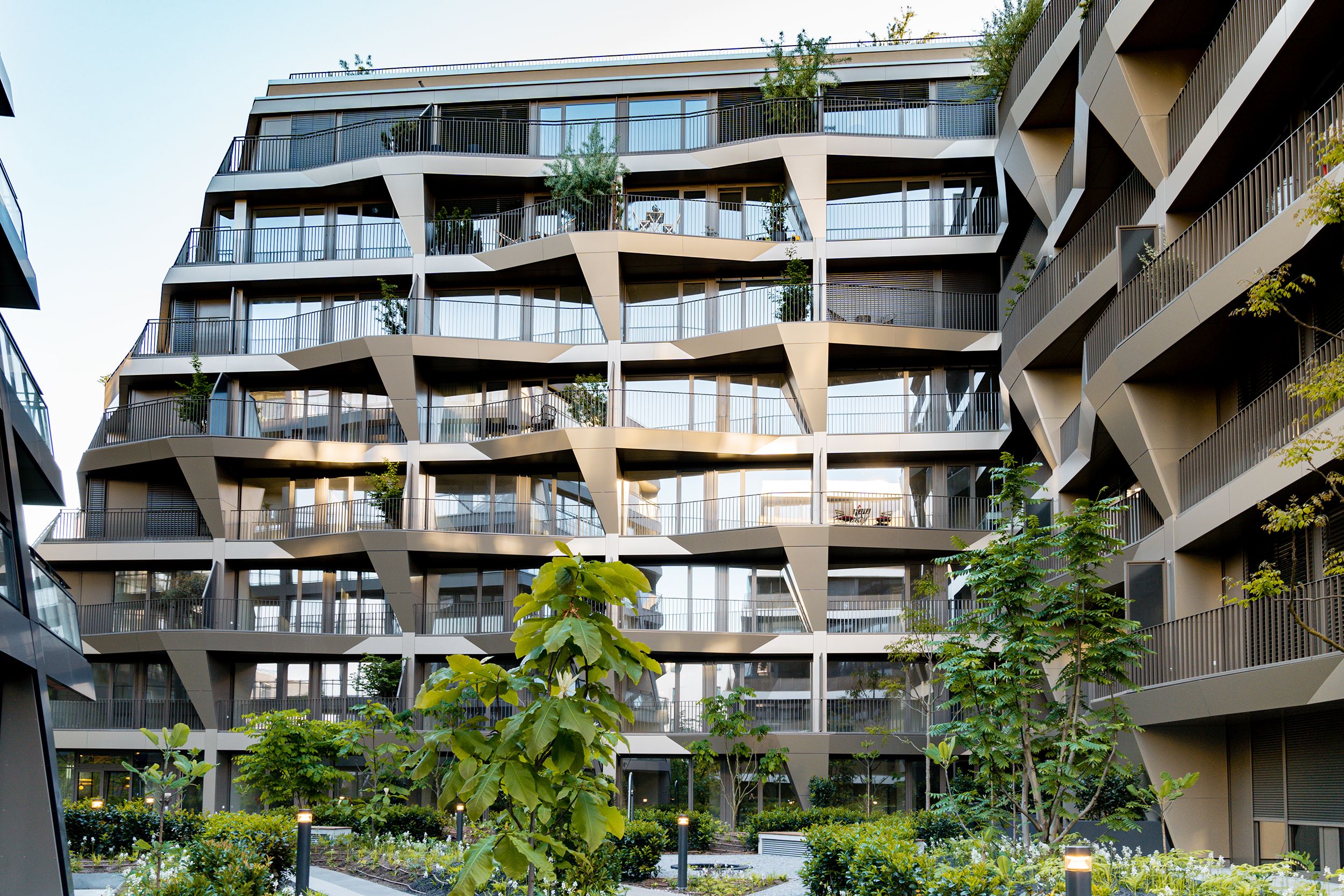 砖；砖块；积木（需根据具体语境判断，若仅单词本身，常见释义为砖 ） 丨德国柏林丨GRAFT-60