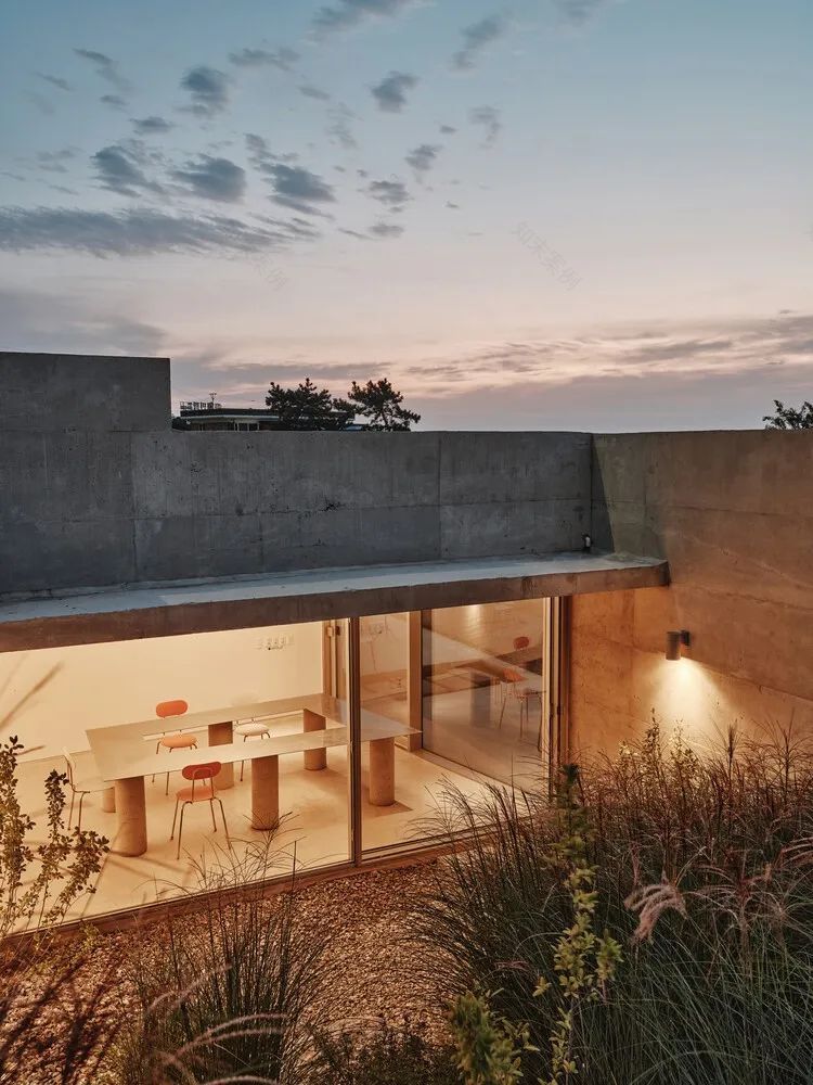 卢内特精品店丨罗马尼亚布加勒斯特丨Bogdan Ciocodeica Studio-92