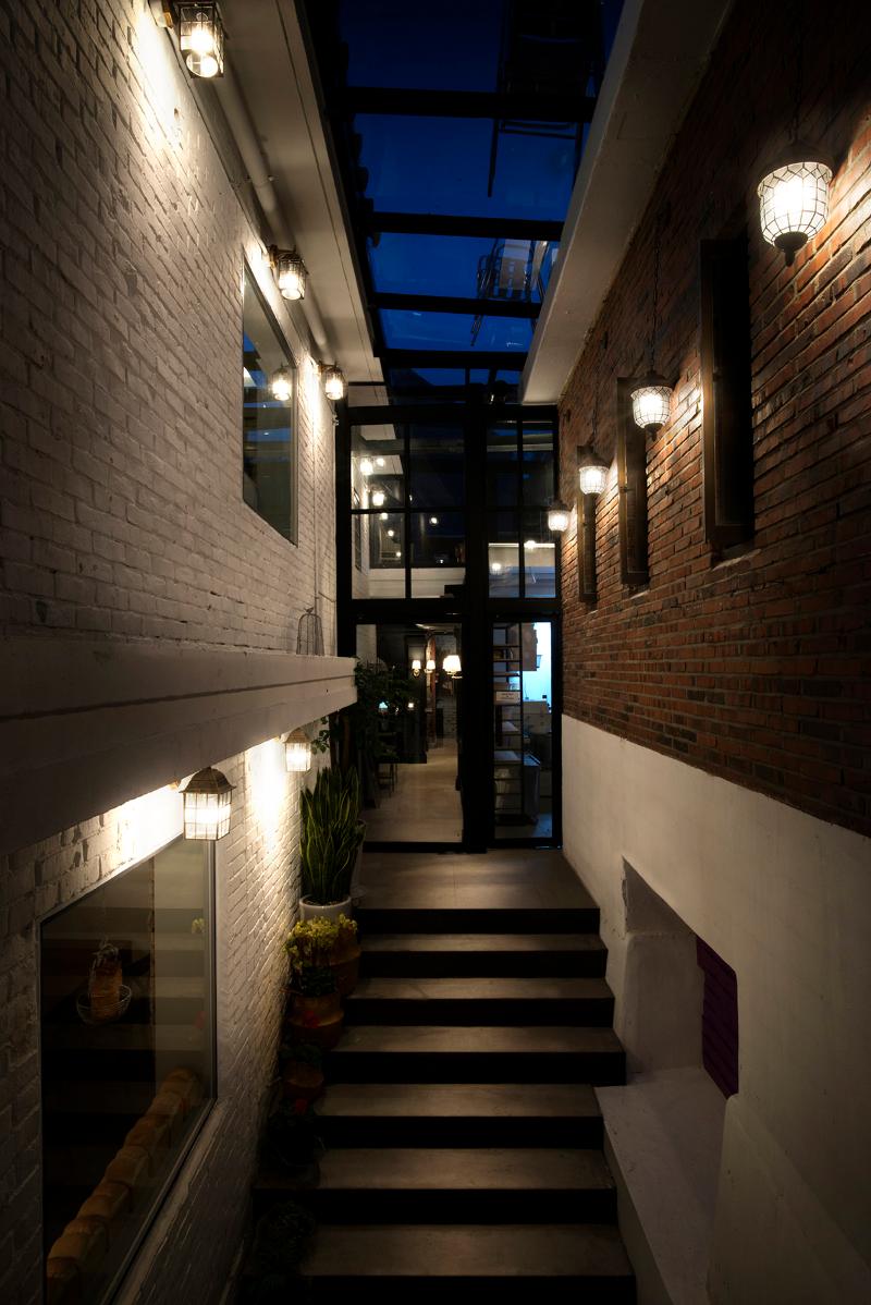 80 平家庭改造，打造复古风小清新烘焙咖啡厅-9