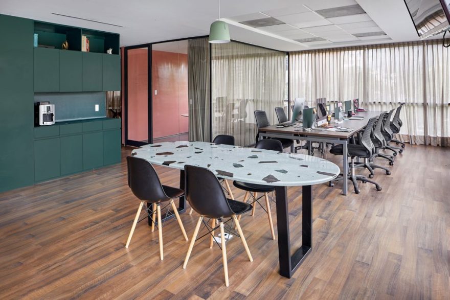 墨西哥办公室设计 | 开放空间促进合作-8