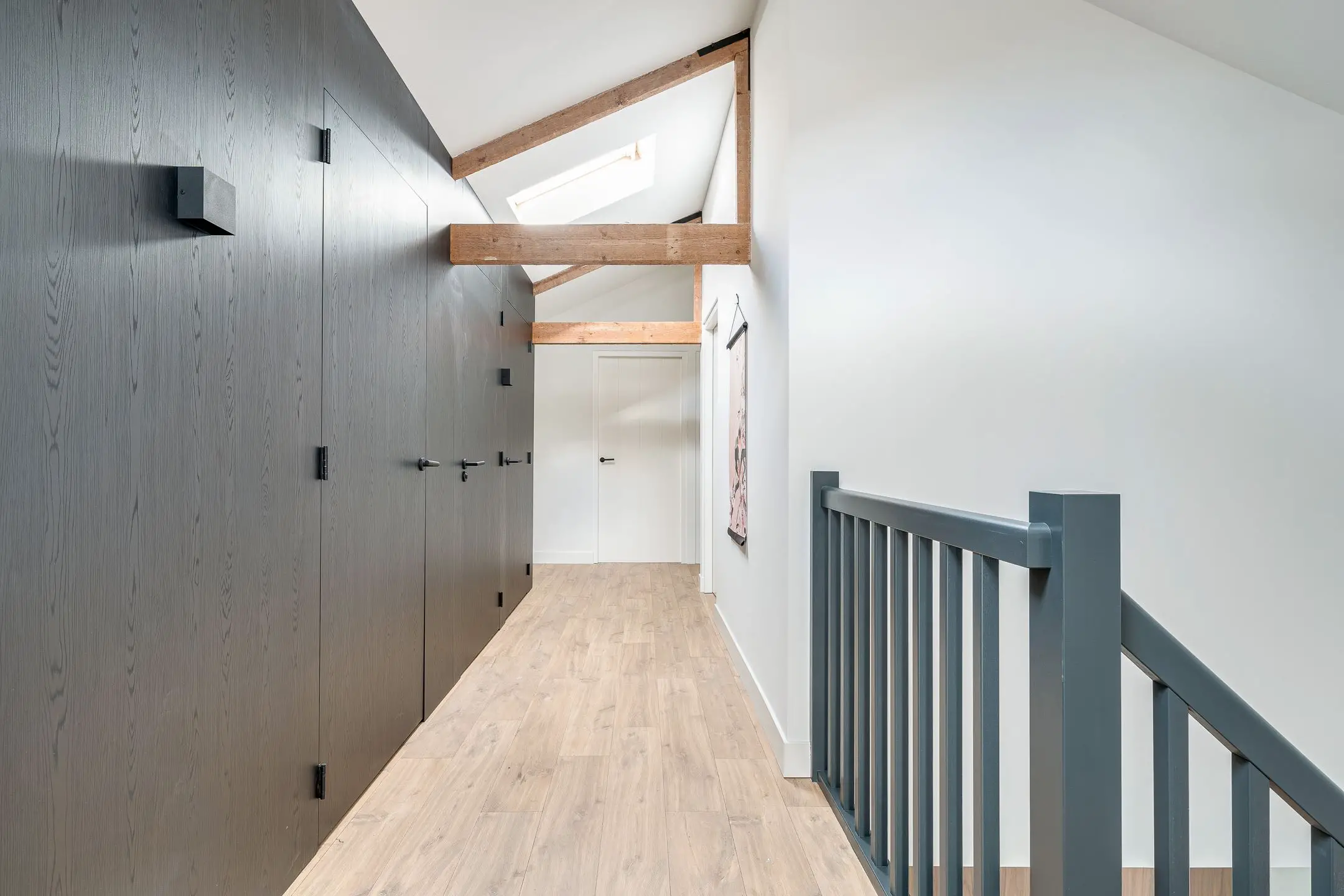 荷兰自然风格明亮当代住宅设计-19