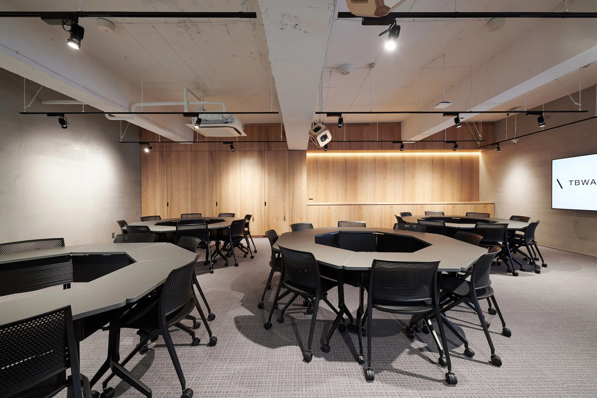 颠覆性的办公室设计 | TBWA\HAKUHODO 东京总部-31
