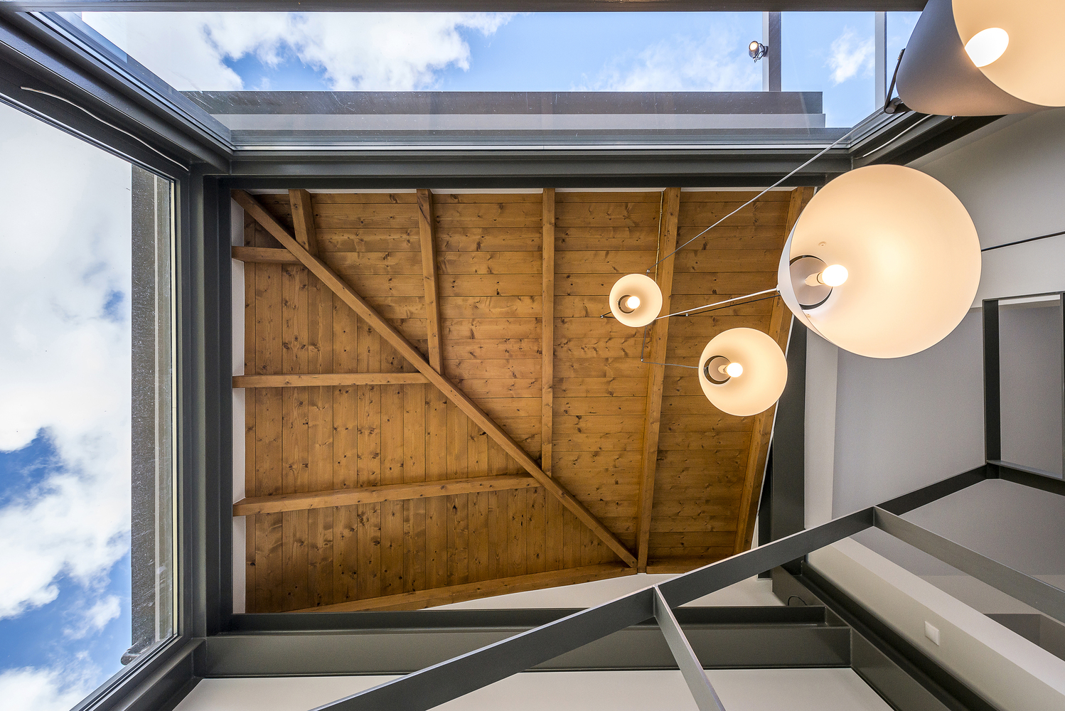 希腊山间住宅的现代钢结构玻璃延伸-40