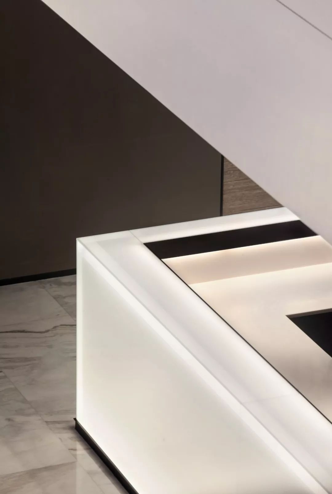 几何律动中的莆田正荣销售中心-31