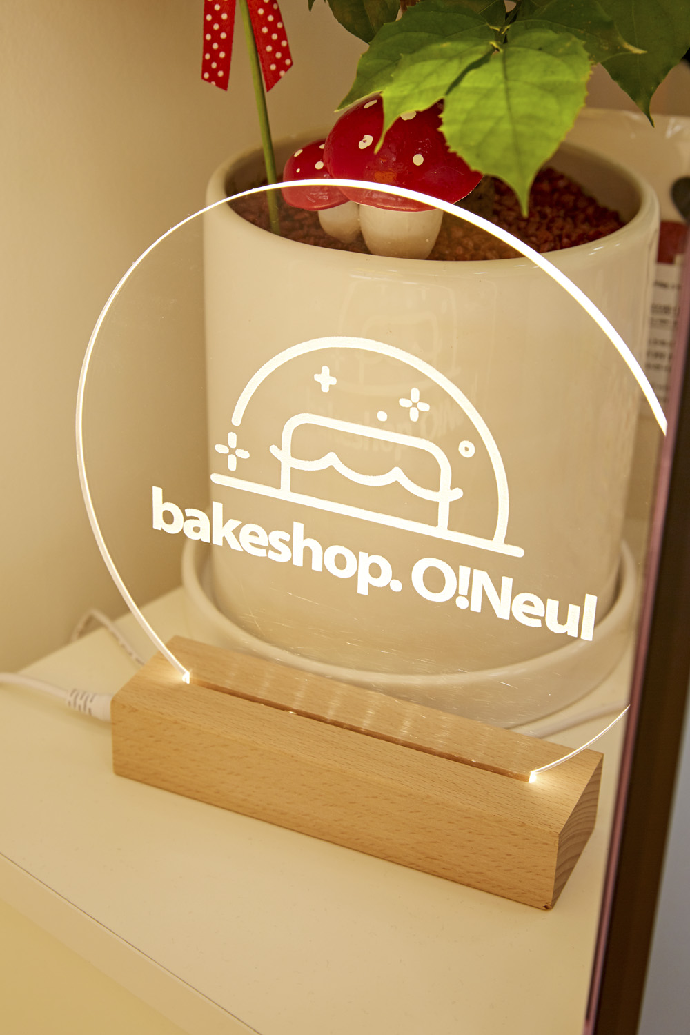 柠檬色点睛，12 平米咖啡厅的活力设计-12