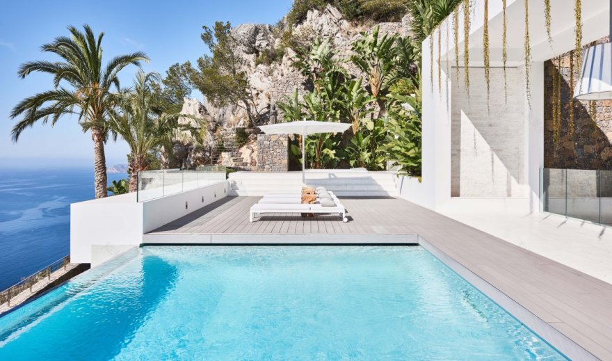 西班牙风情海景别墅,精致细节致敬自然之美-0