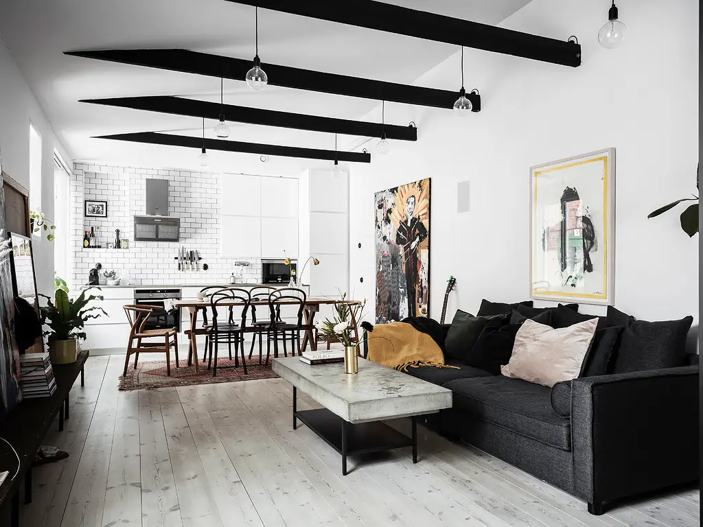 瑞典百年老屋中的温馨卧室设计-7