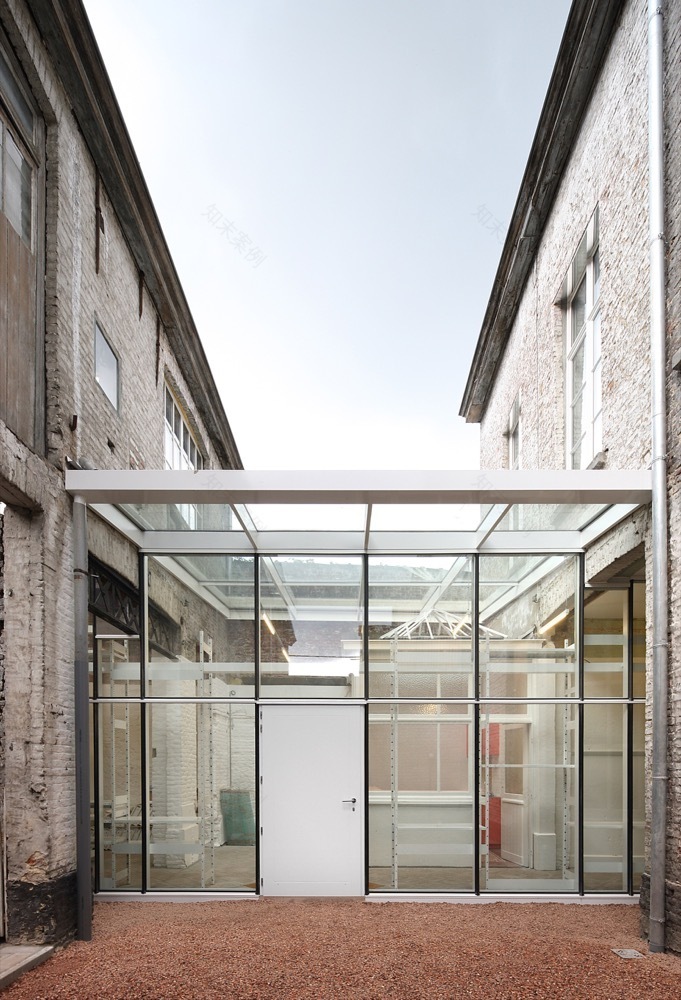 比利时 Kortrijk 商业住宅一体化设计-39