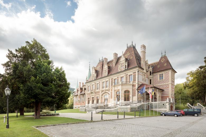 Peneder Bau-Elemente GmbH丨Schloss Rothschild丨奥地利-0