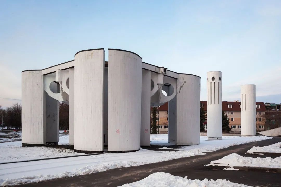 苏联粗野主义建筑及雕塑作品赏析丨多位设计师-27