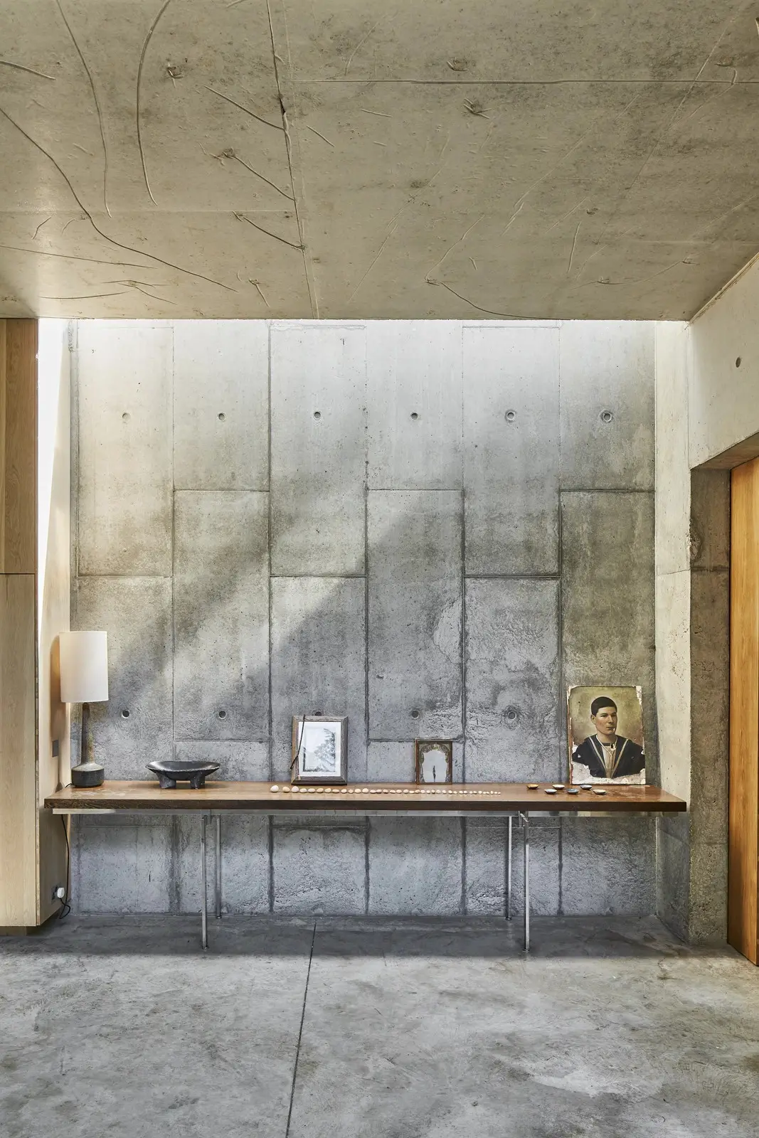 伦敦隐藏式现代混凝土别墅设计-5