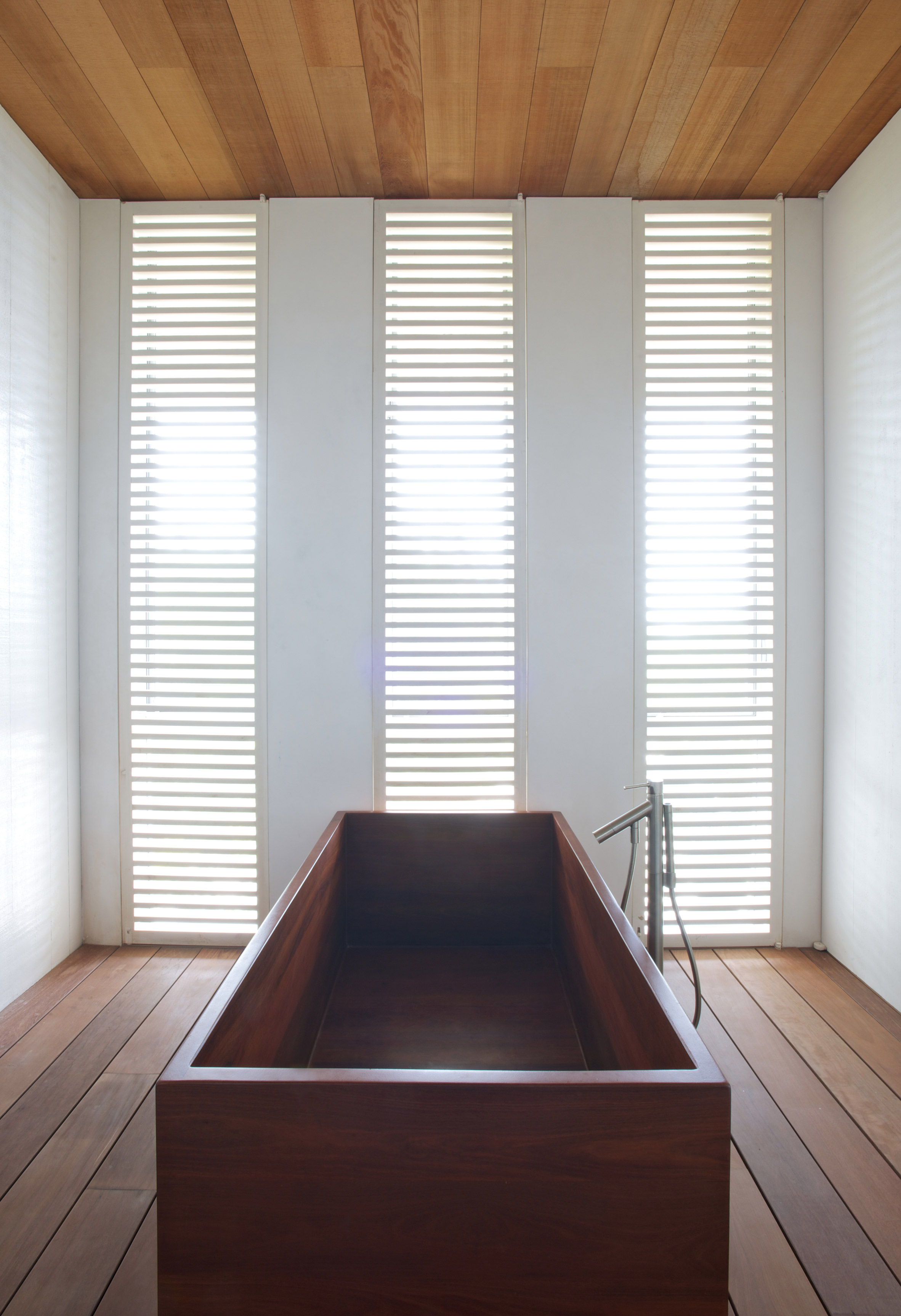 Oppenheim Architecture founder builds Bahamas holiday home atop a sandy dune-20