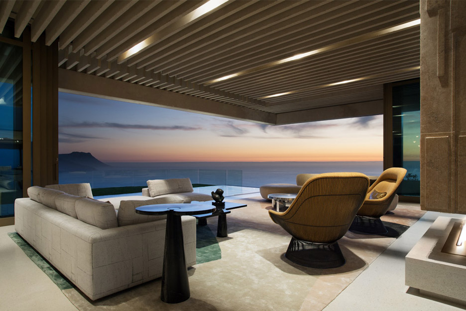Mountainside villa by Saota frames Cape Town's spectacular scenery-15