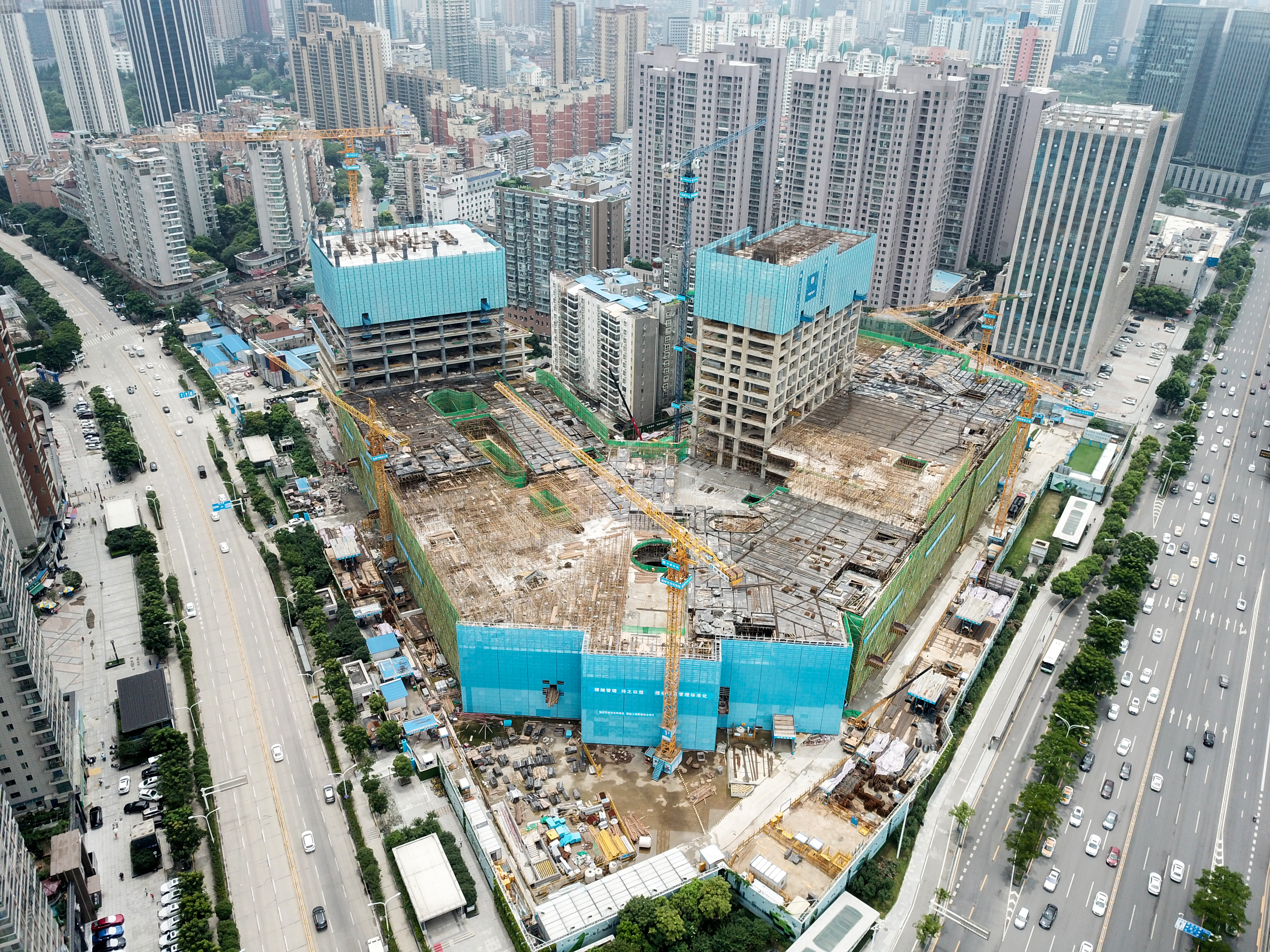 武汉江城 Paradise Walk 商场 | CLOU 建筑师打造三维立体空间-15