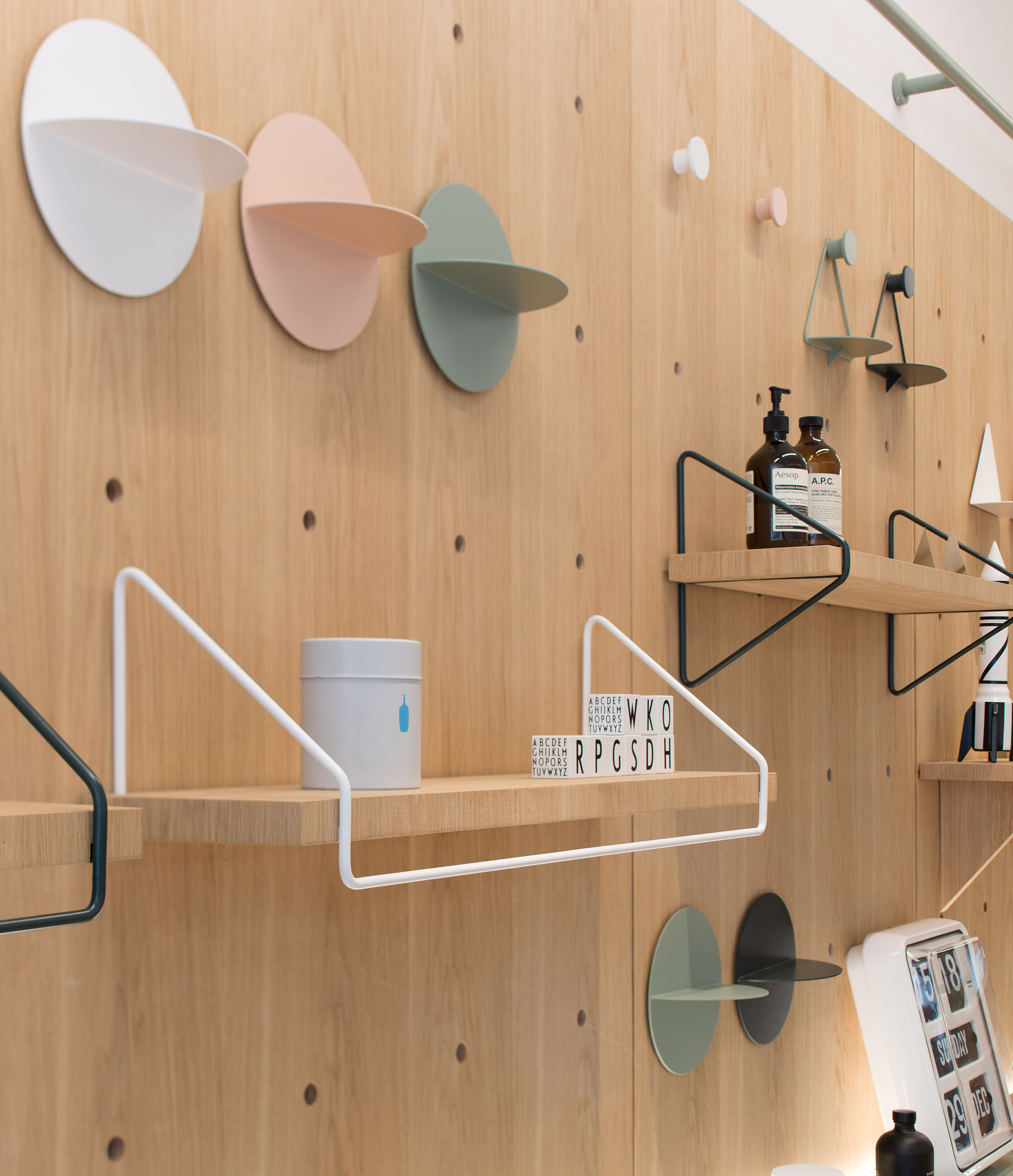 Modular furniture allows Shanghai home to evolve with its family-20