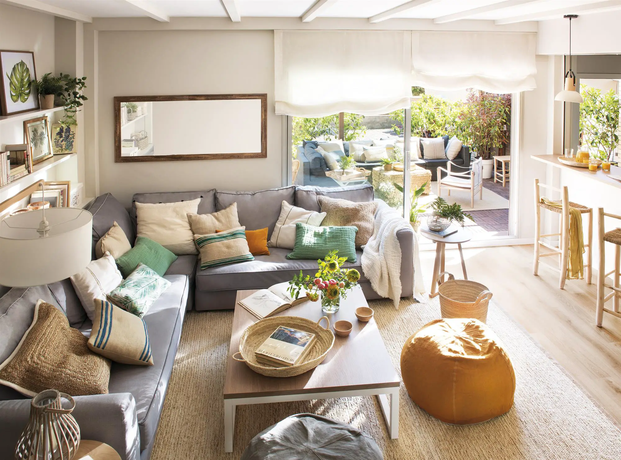 巴塞罗那阳光公寓，创新设计打造舒适空间-1