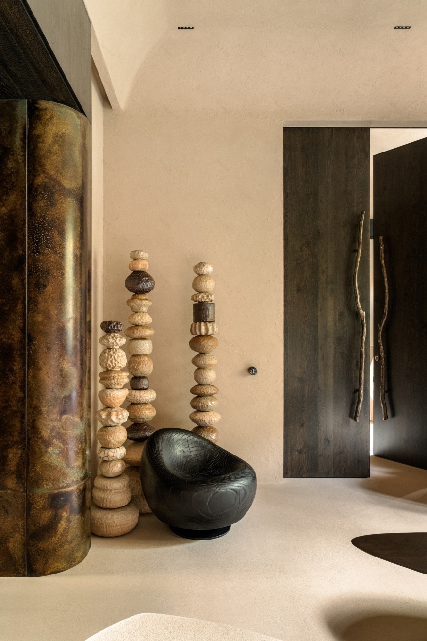 公证员艺术工作室(注:这里Artistic Office直译为艺术工作室,但结合Notary,可能在特定语境中有更合适的表达,若此翻译不符合要求,请提供更多背景信息) 丨乌克兰基辅-18