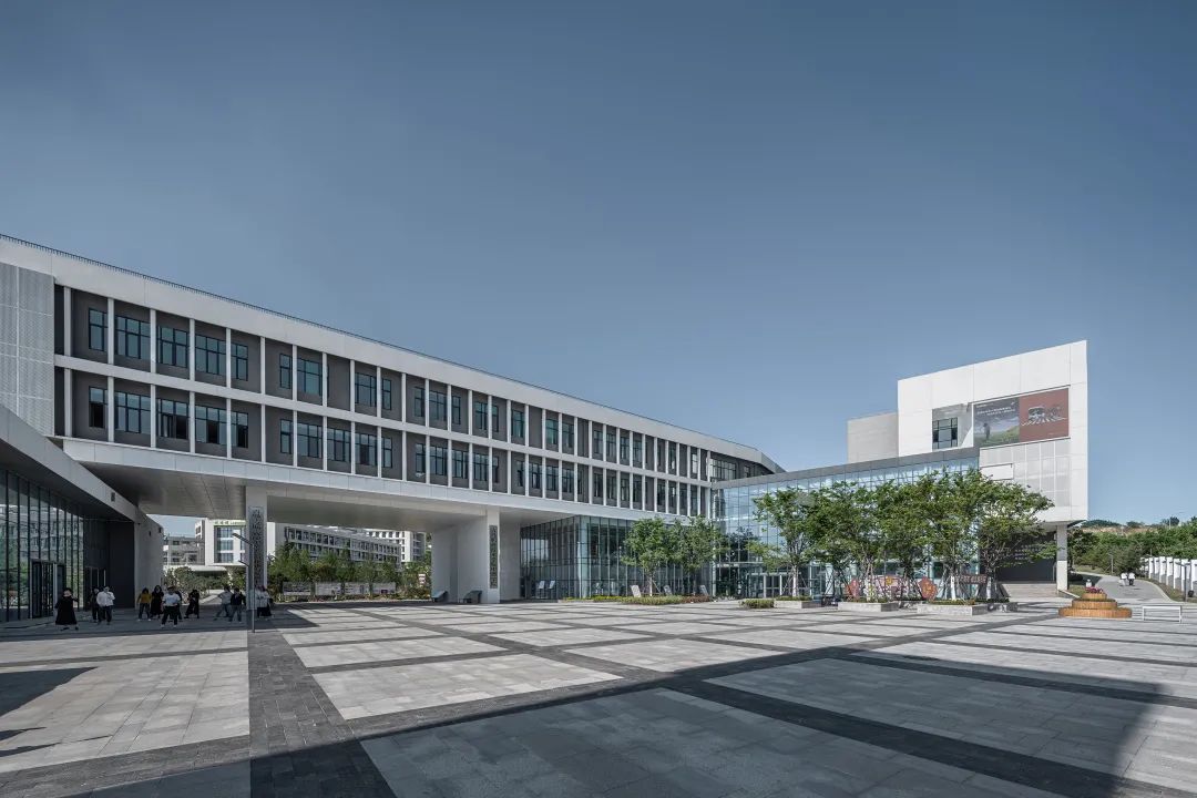 青岛西海岸新区中德应用技术学校丨中国青岛丨腾远设计-29