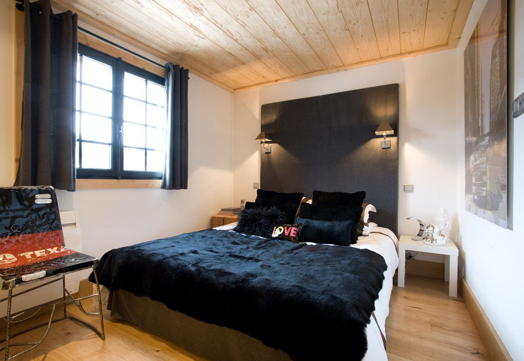 含精美木质元素的小型公寓室内设计-9