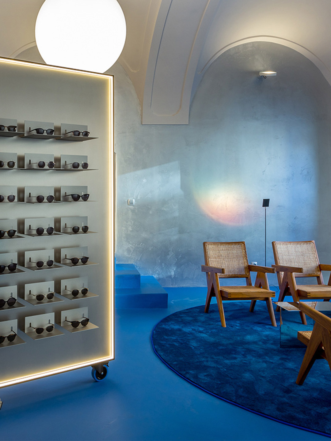 罗马尼亚Lunet眼镜店丨罗马尼亚布加勒斯特丨Bogdan Ciocodeica Studio-24